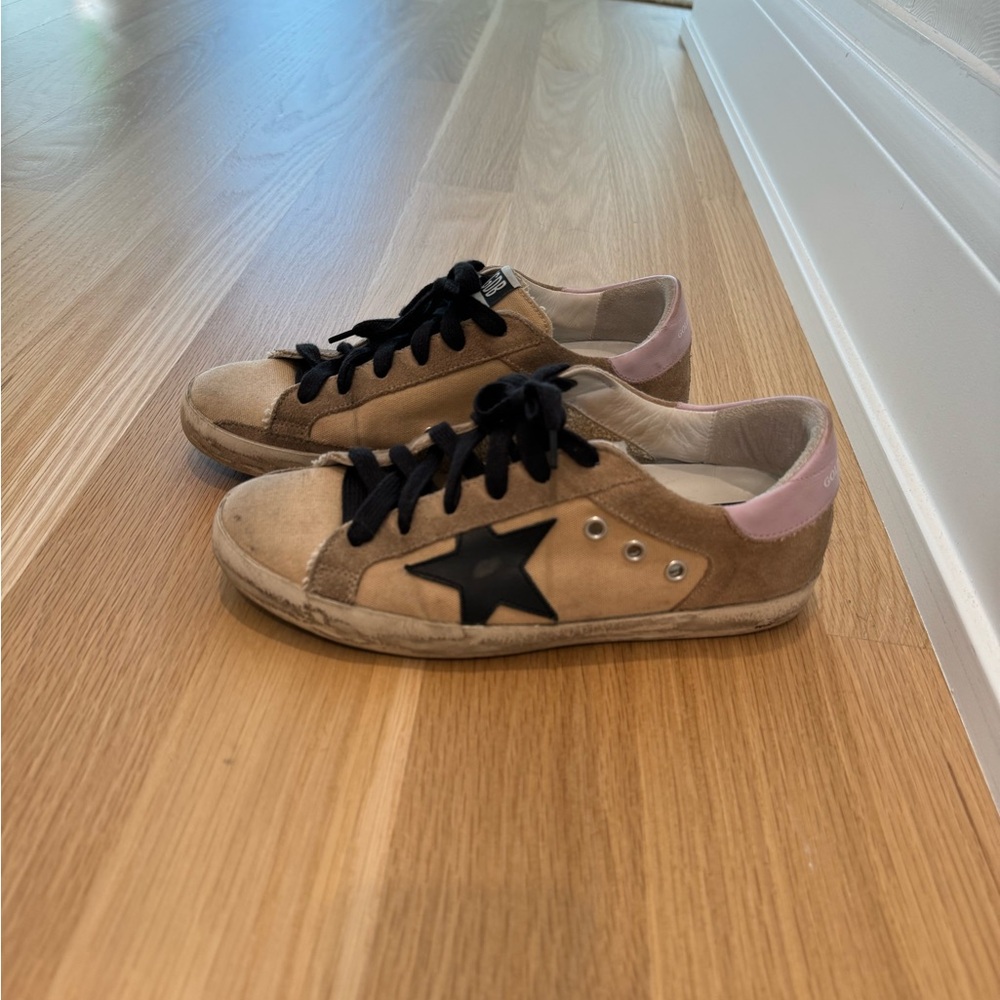 Golden Goose superstar size 37